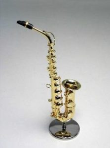 saxofon miniatura musical
